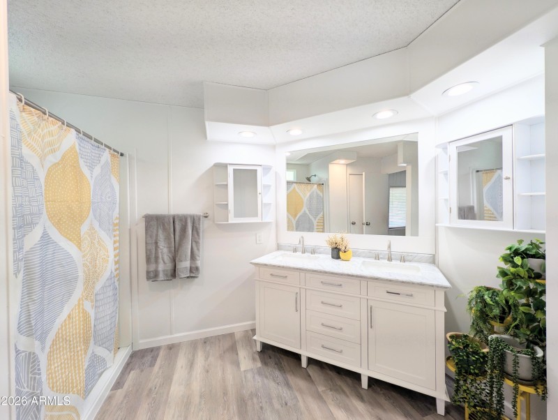 PXL_20260325_220154822~2