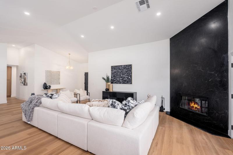 6050 E Betty Elyse Ln - 09