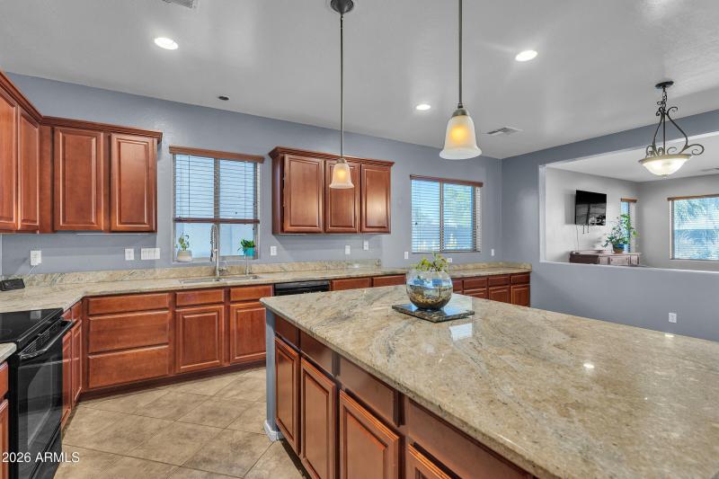 18950 N Alicante St-12