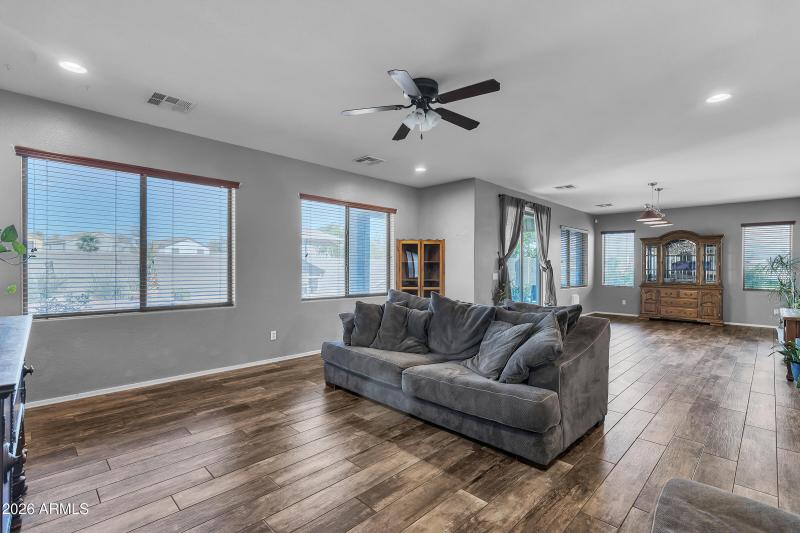 18950 N Alicante St-17