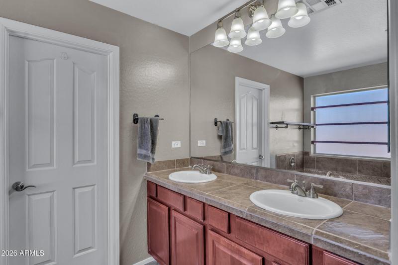 18950 N Alicante St-32