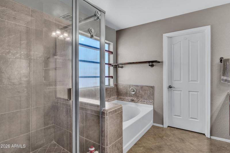 18950 N Alicante St-33