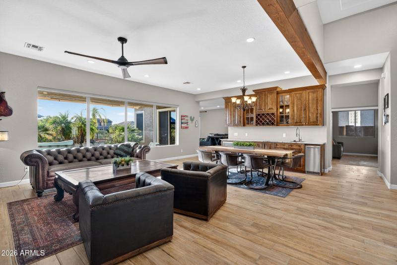 Great space w/ great views!