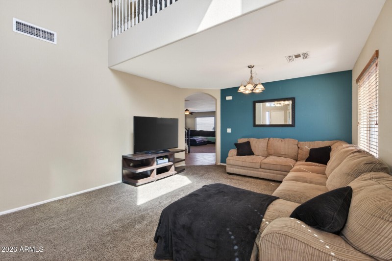 10_9846_W_Melinda_Ln10_mls