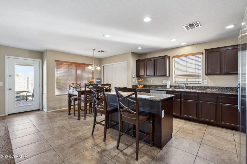 12_9846_W_Melinda_Ln12_mls