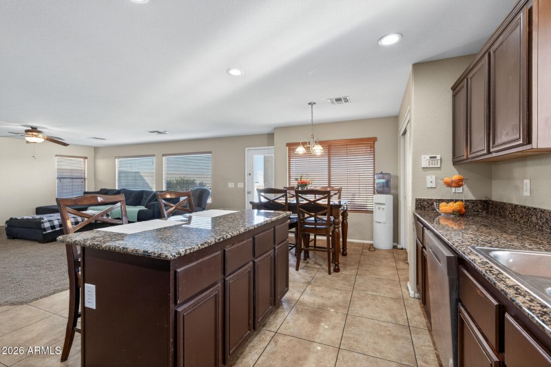 15_9846_W_Melinda_Ln15_mls