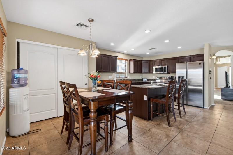 20_9846_W_Melinda_Ln20_mls