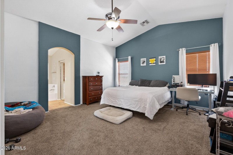 28_9846_W_Melinda_Ln28_mls