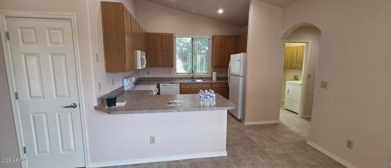 dining space to kitchne