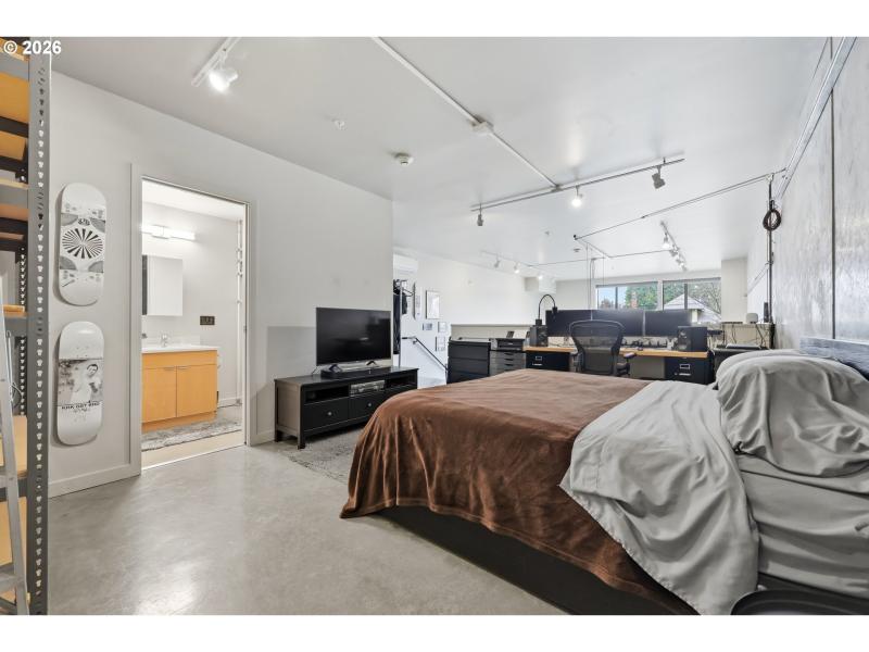 Bedroom, Owner's Suite