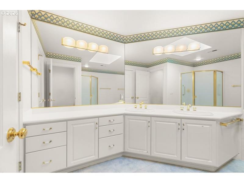 Owner's Suite Bathroom