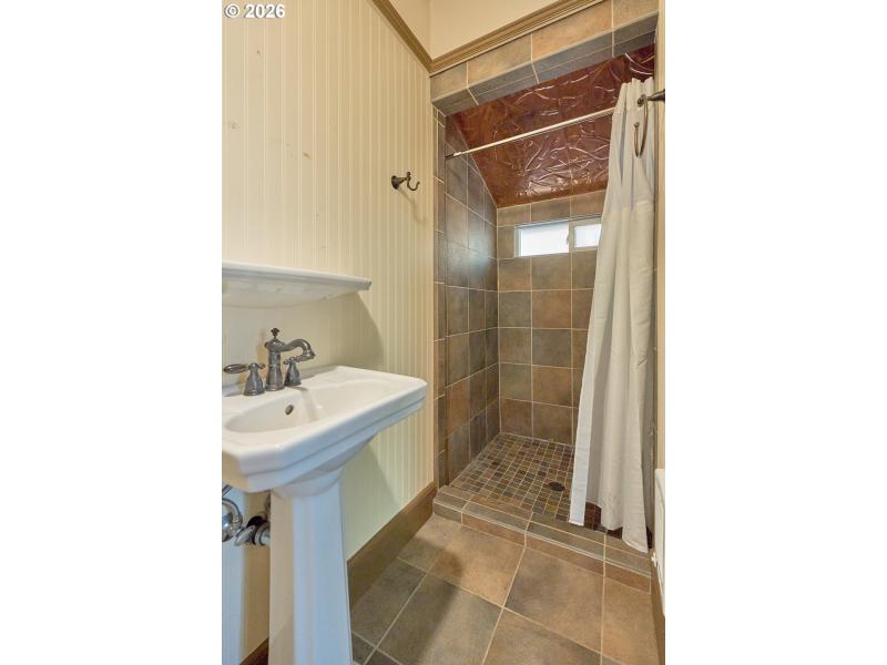 Bathroom, Attached
