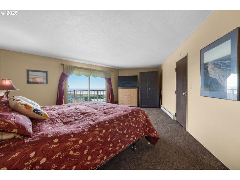 Bedroom, Owner's Suite