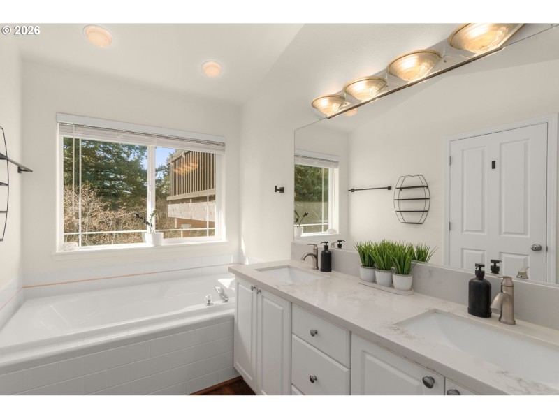 Bedroom, Owner's Suite