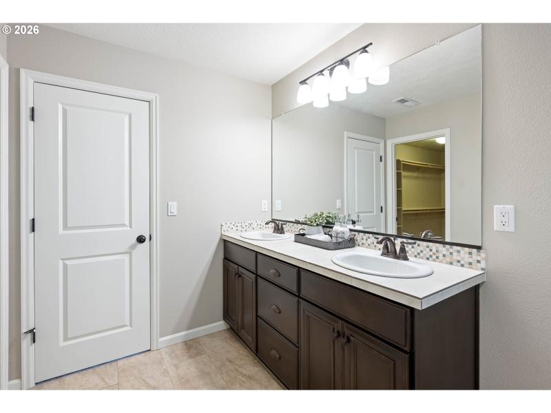 Owner's Suite Bathroom