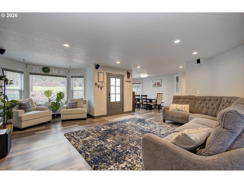 Living Room/Dining Room