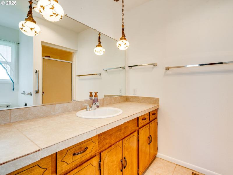 Owner's Suite Bathroom