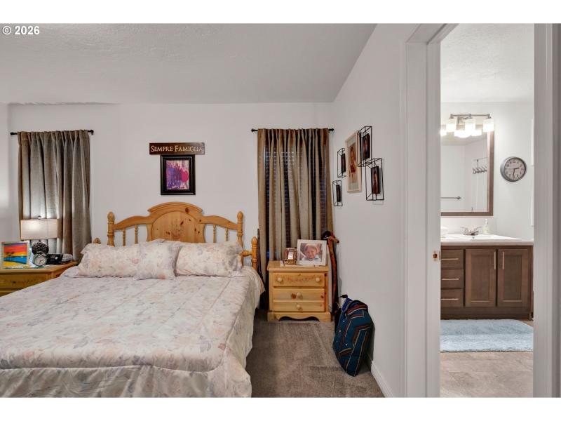 Bedroom, Owner's Suite