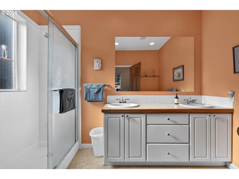 Bedroom, Owner's Suite