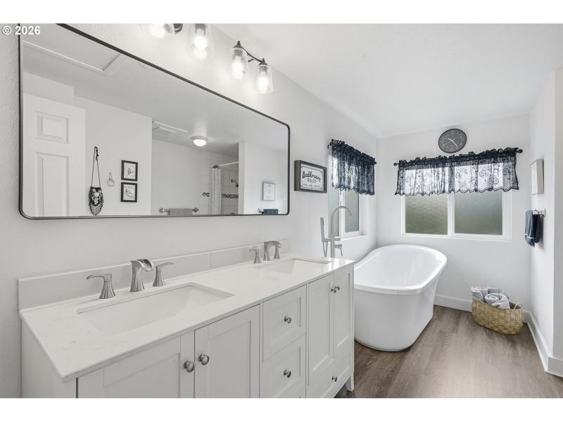 Owner's Suite Bathroom