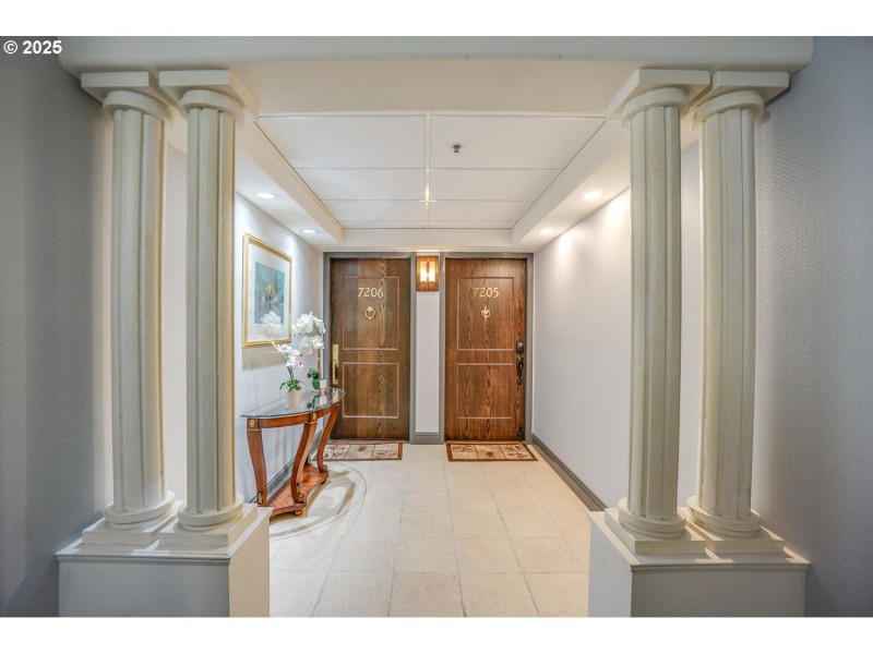 Entrance/Foyer