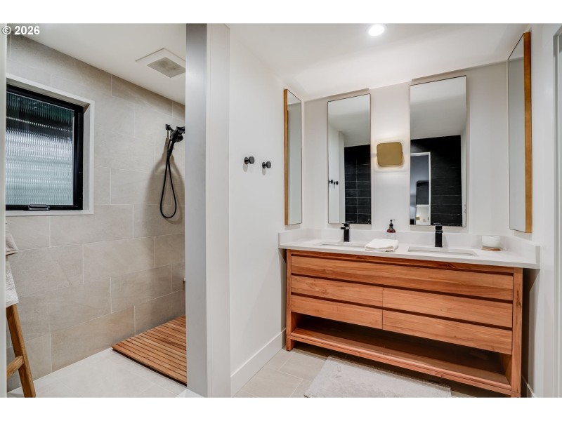 Owner's Suite Bathroom