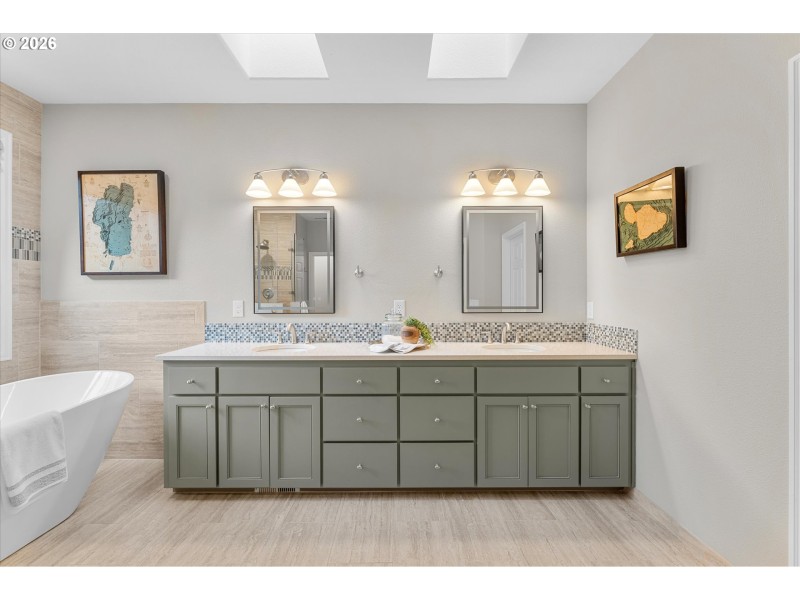 Owner's Suite Bathroom