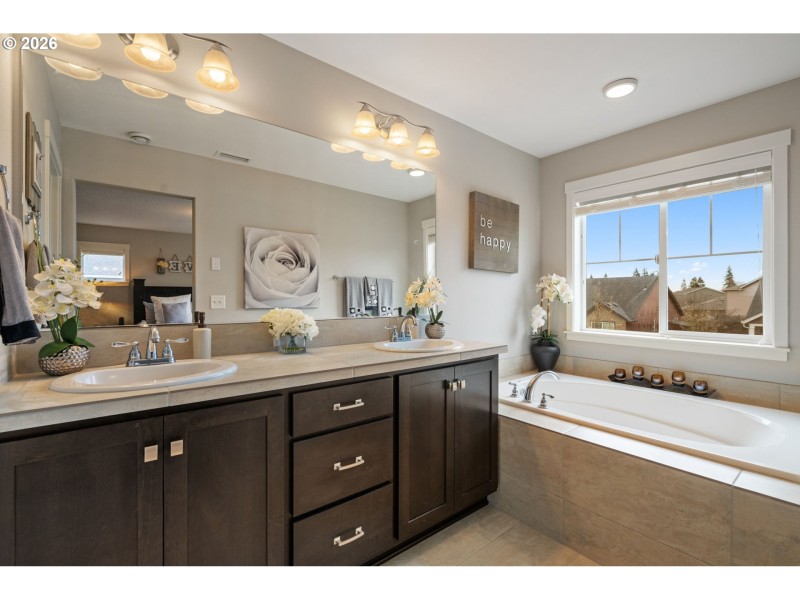 Owner's Suite Bathroom