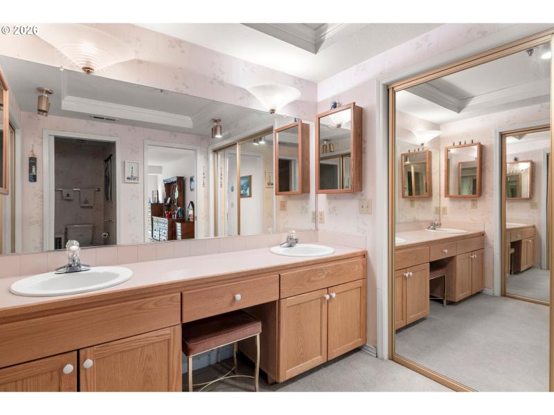 Owner's Suite Bathroom