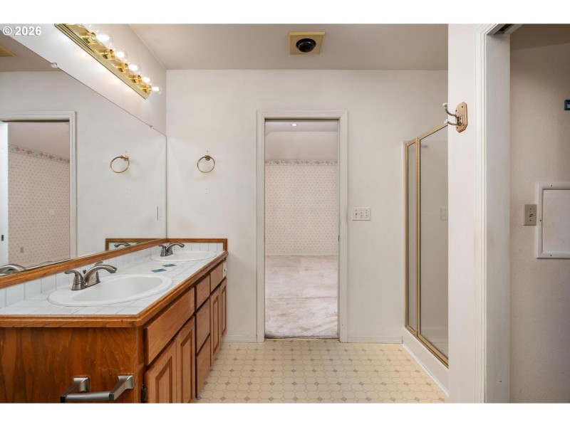 Owner's Suite Bathroom