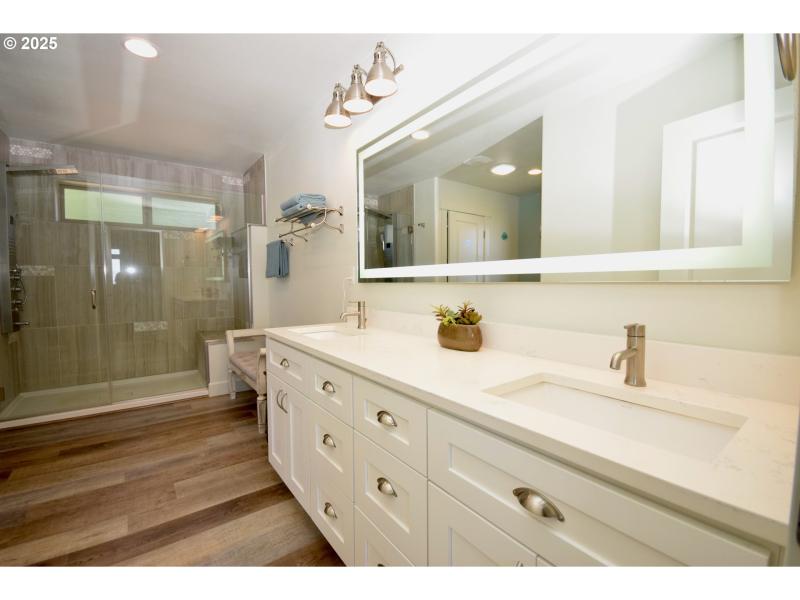 Owner's Suite Bathroom