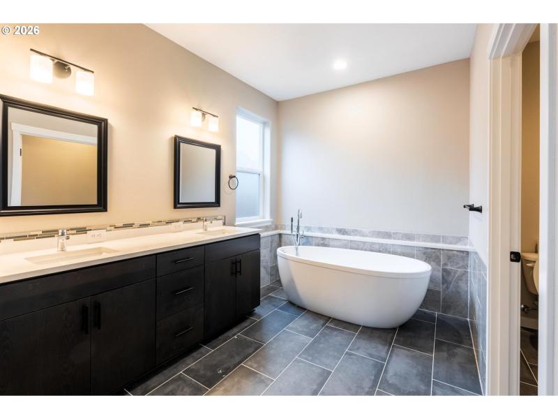 Owner's Suite Bathroom