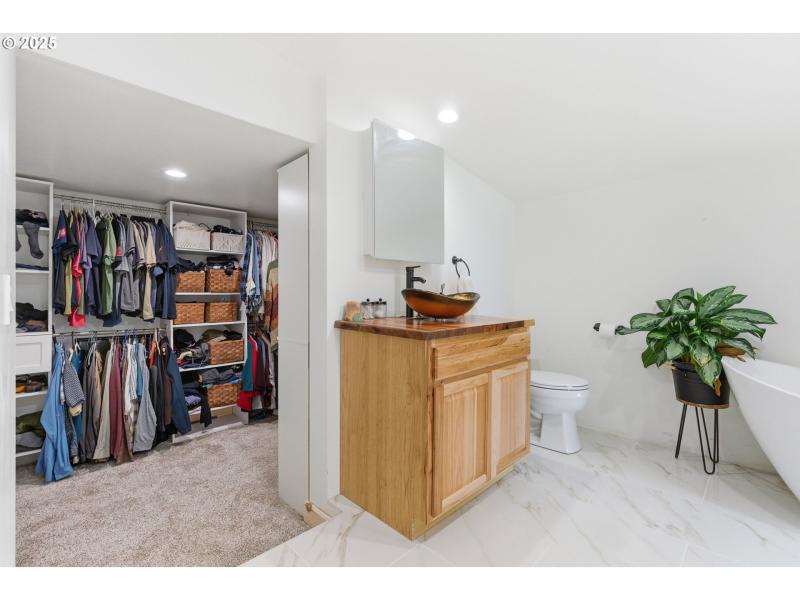 Bedroom, Owner's Suite