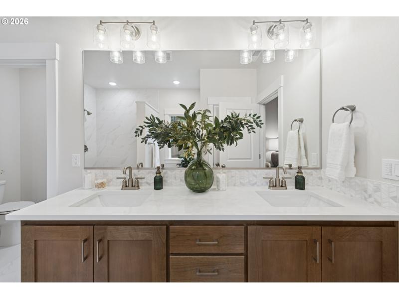 Bedroom, Owner's Suite