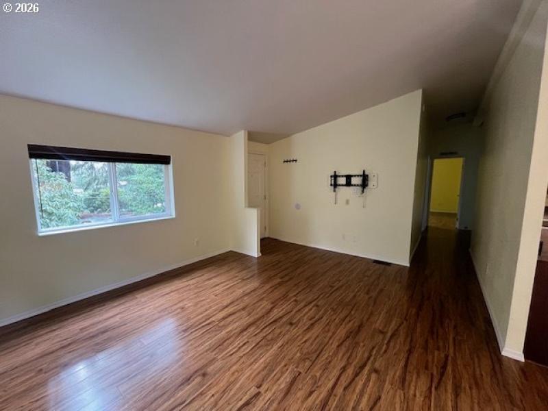 Living Room/Entrance