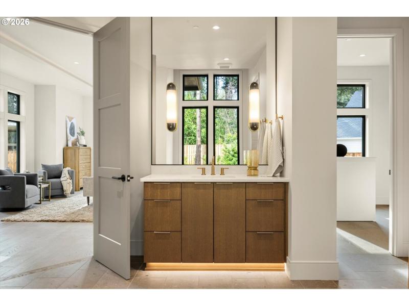 Owner's Suite Bathroom