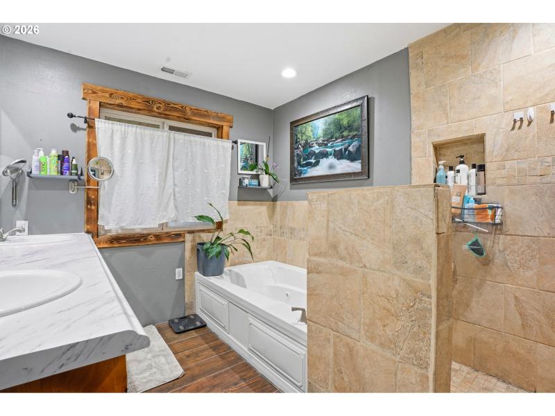 Owner's Suite Bathroom