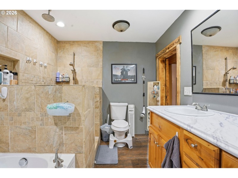 Owner's Suite Bathroom