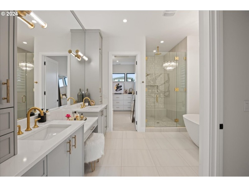 Owner's Suite Bathroom