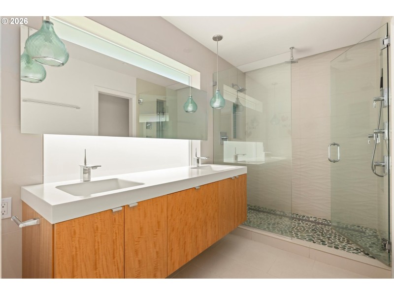 Owner's Suite Bathroom