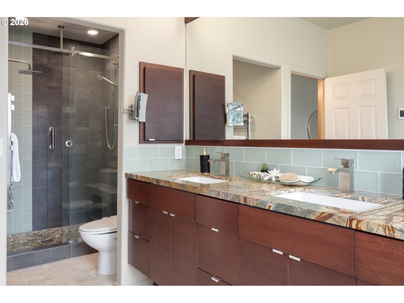 Owner's Suite Bathroom