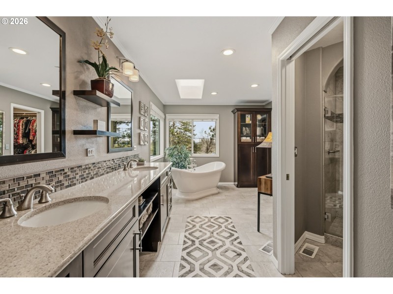 Owner's Suite Bathroom