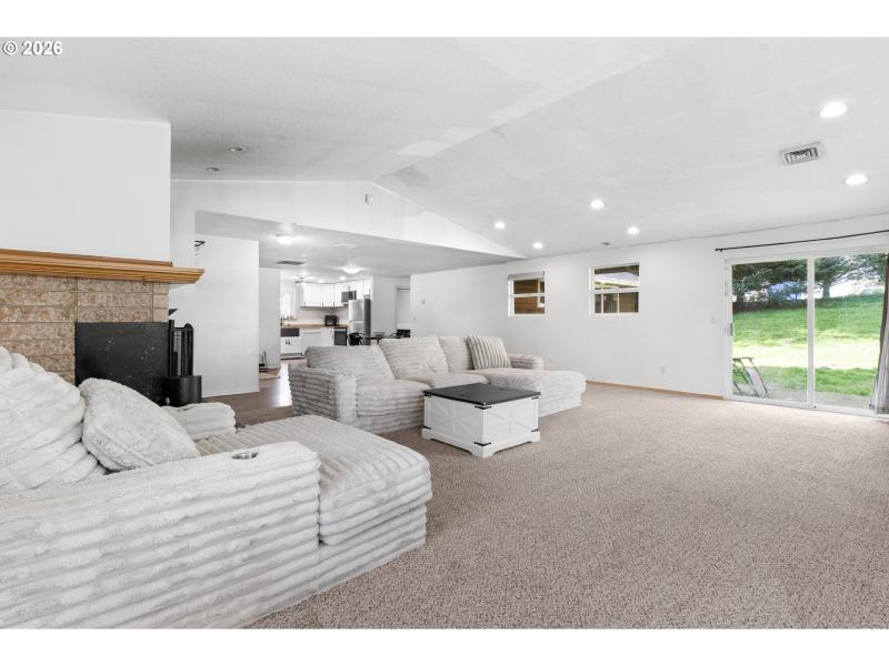 Living Room/Dining Room