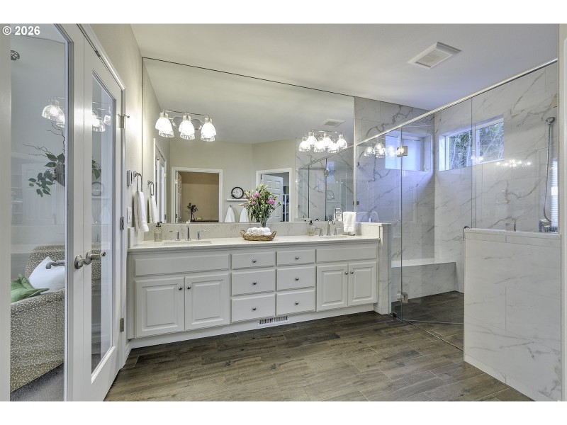 Owner's Suite Bathroom