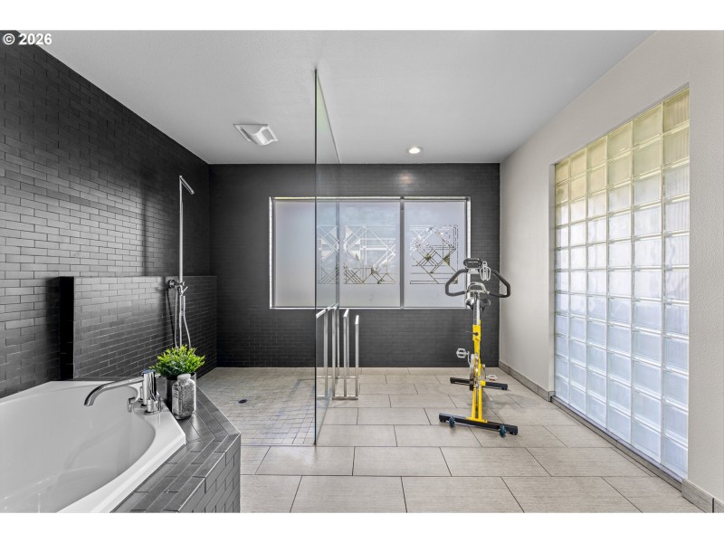 Owner's Suite Bathroom