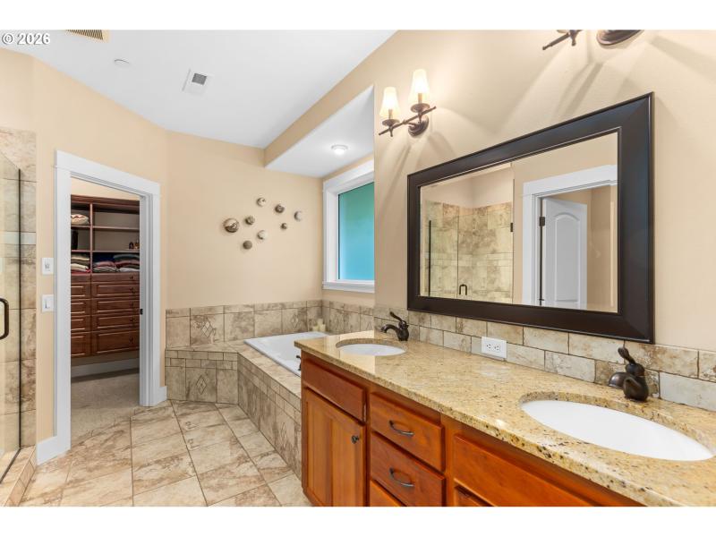 Owner's Suite Bathroom