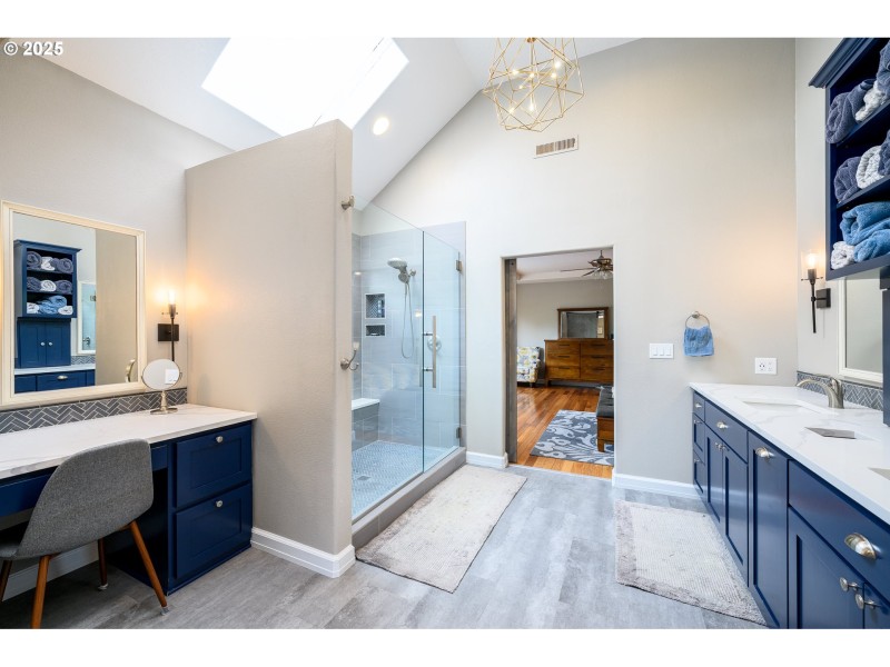 Owner's Suite Bathroom