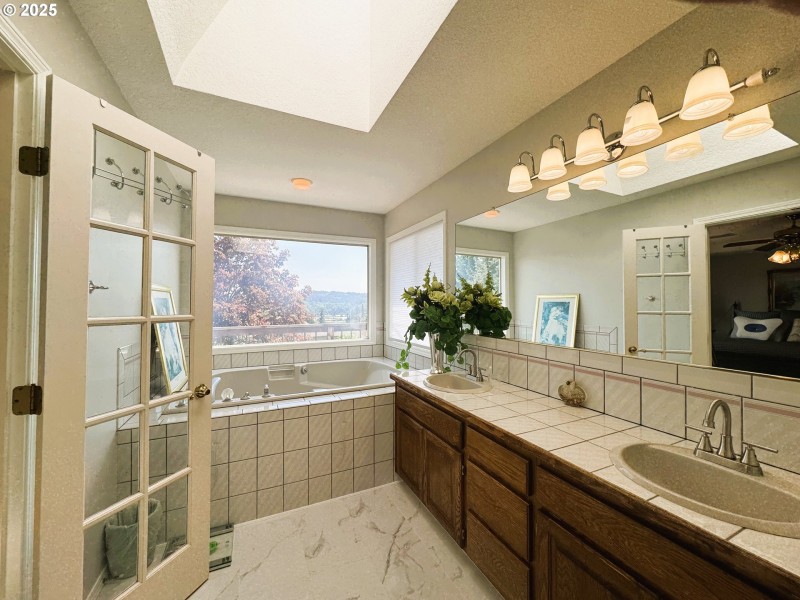 Owner's Suite Bathroom