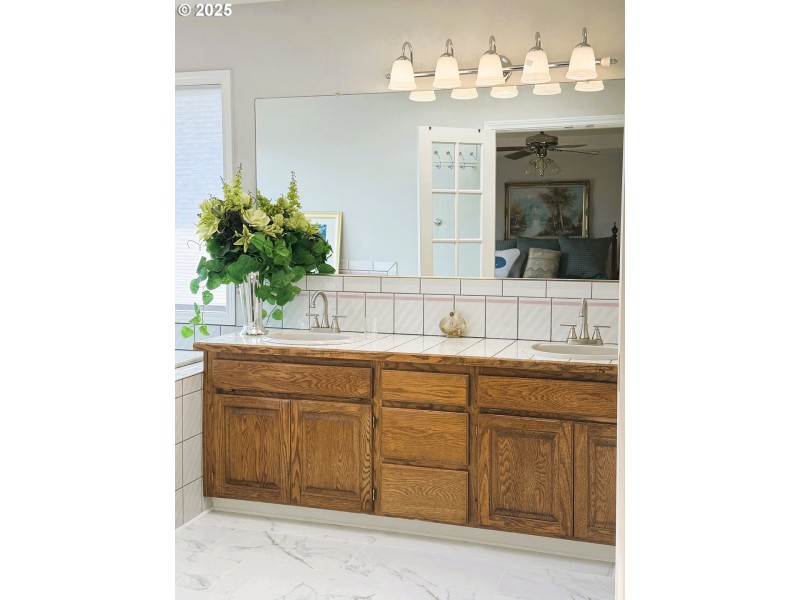 Owner's Suite Bathroom