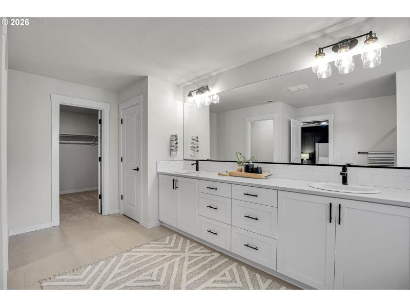 Owner's Suite Bathroom